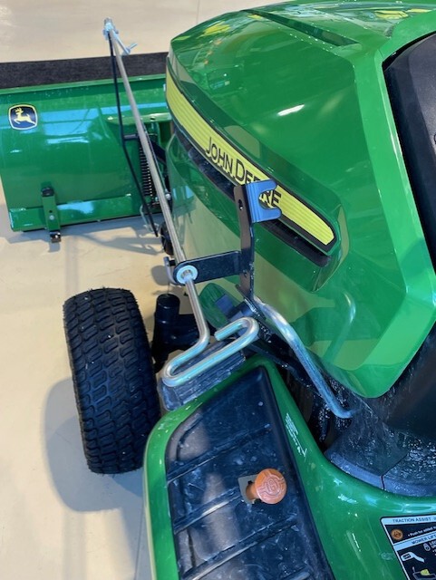 2024 John Deere X570 Image 3