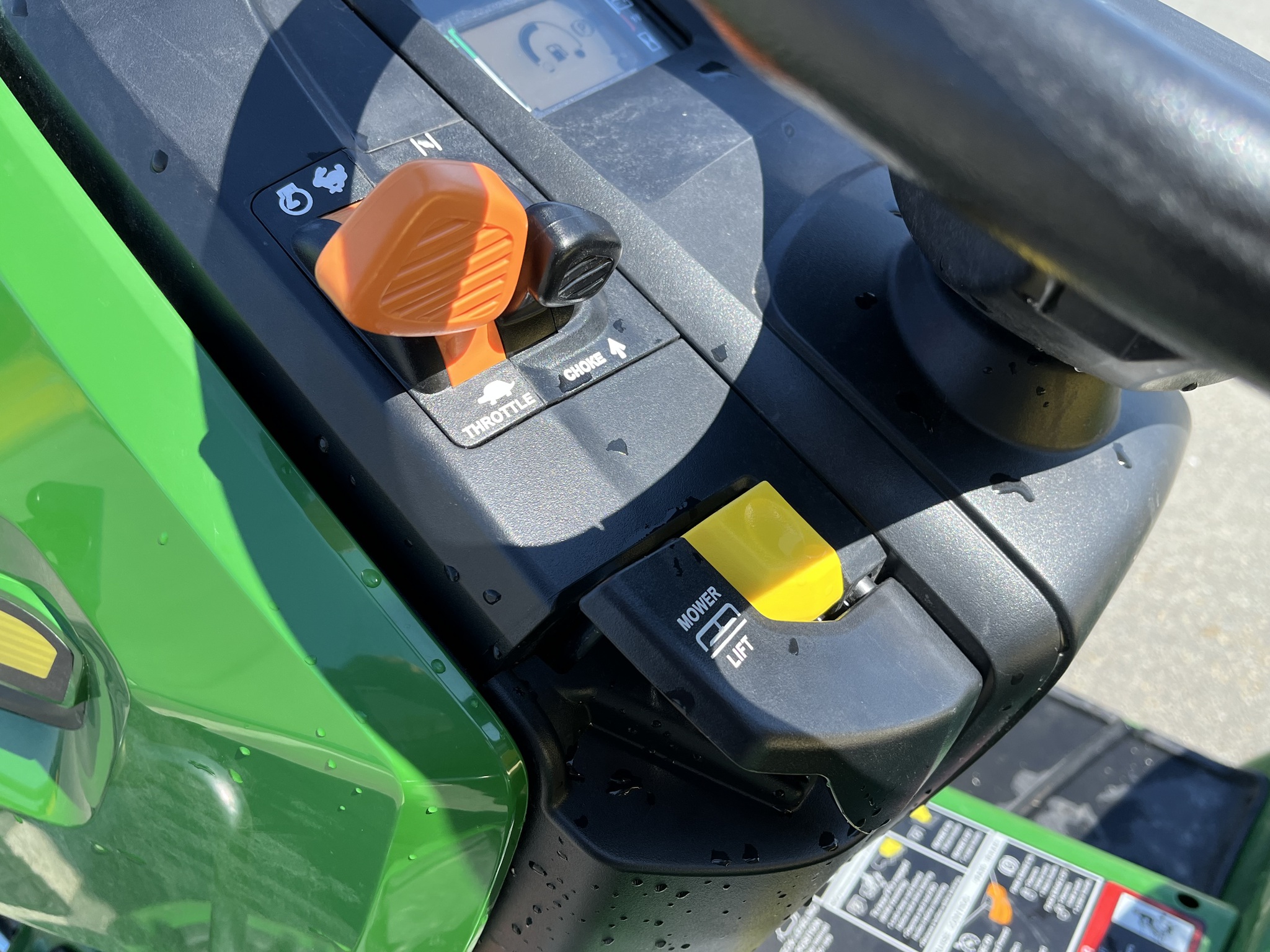 2024 John Deere X570 Image 10