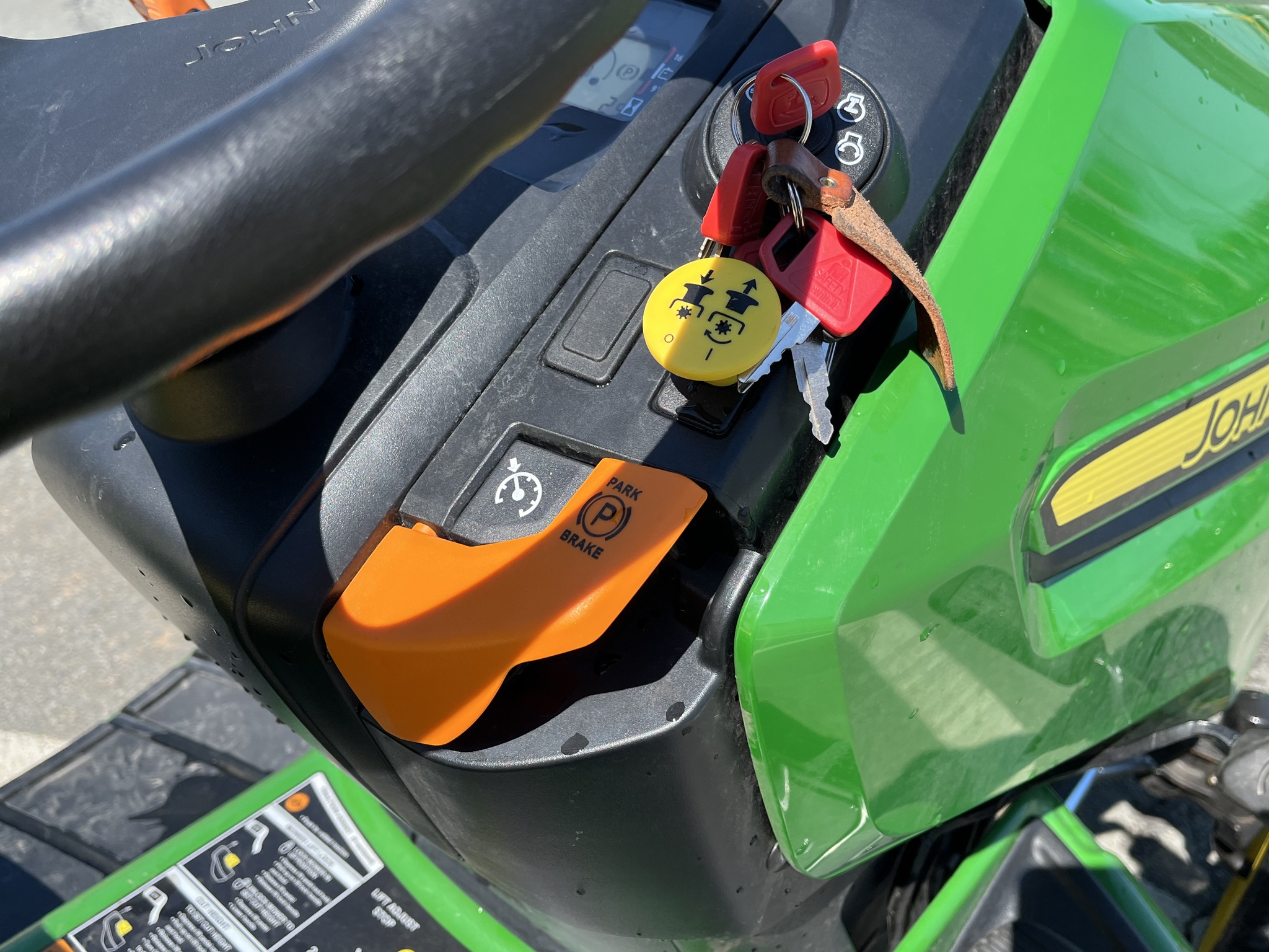 2024 John Deere X570 Image 13