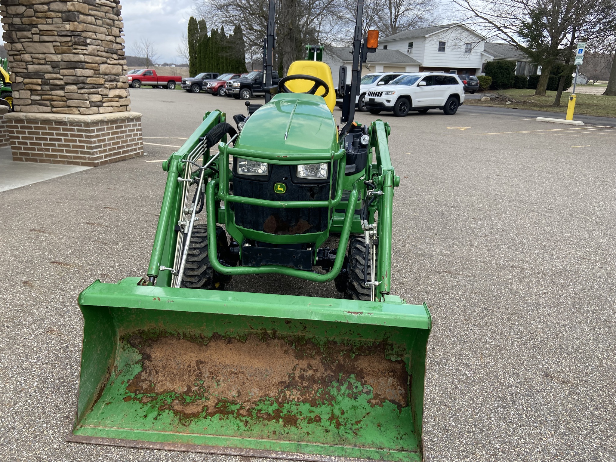 2017 John Deere 1025R Image 3