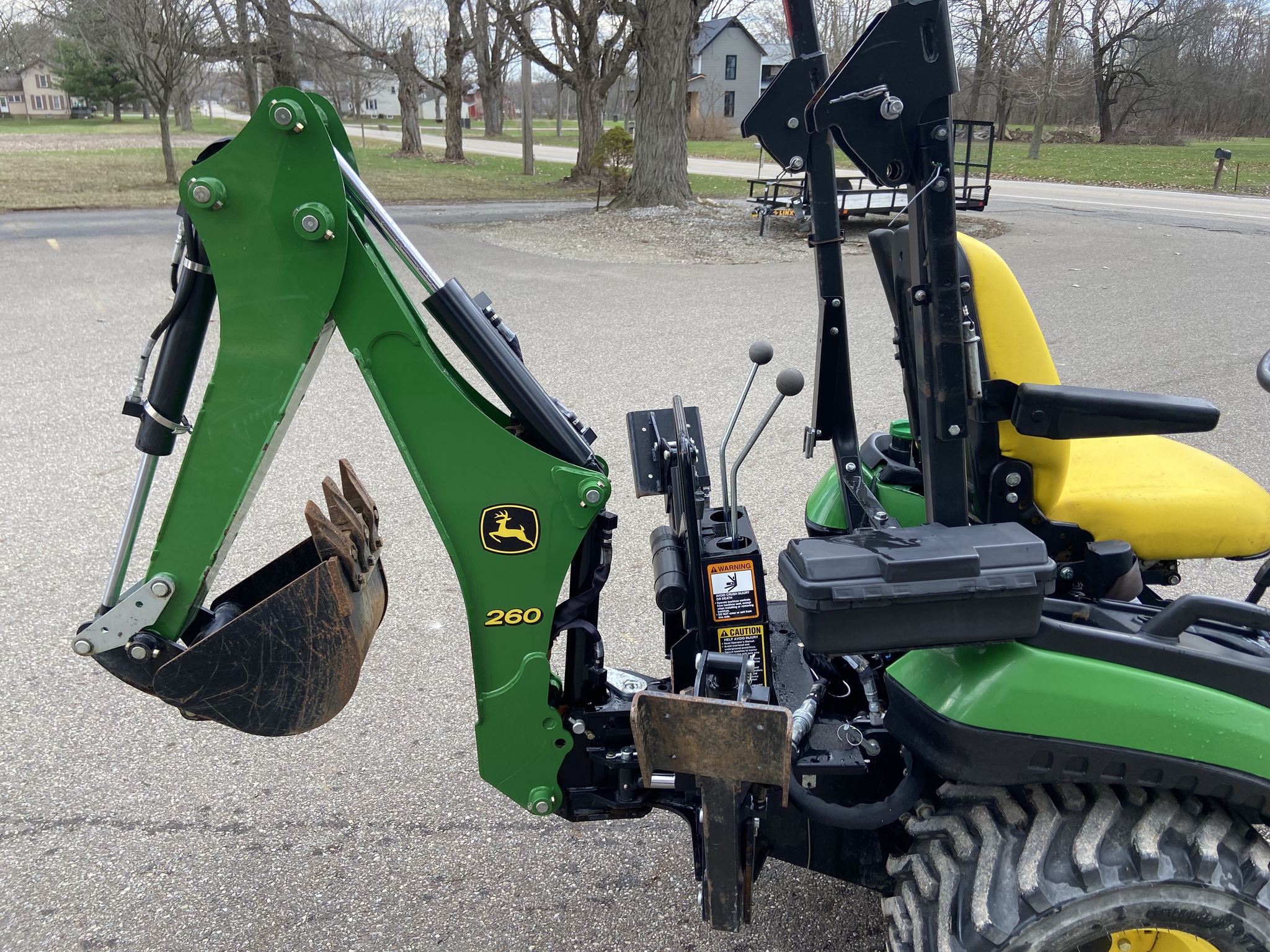 2017 John Deere 1025R Image 4