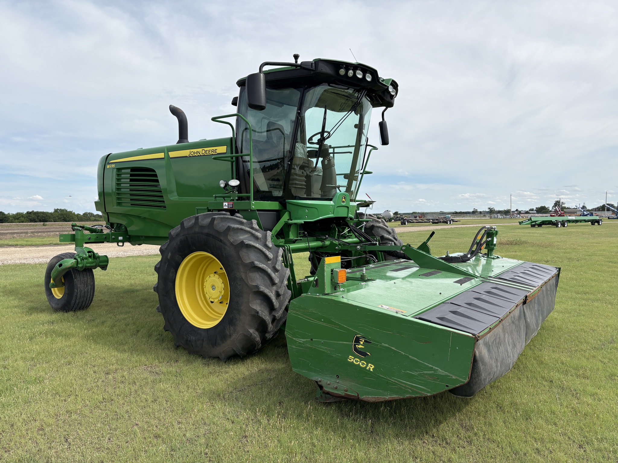 2021 John Deere W235 Image 4