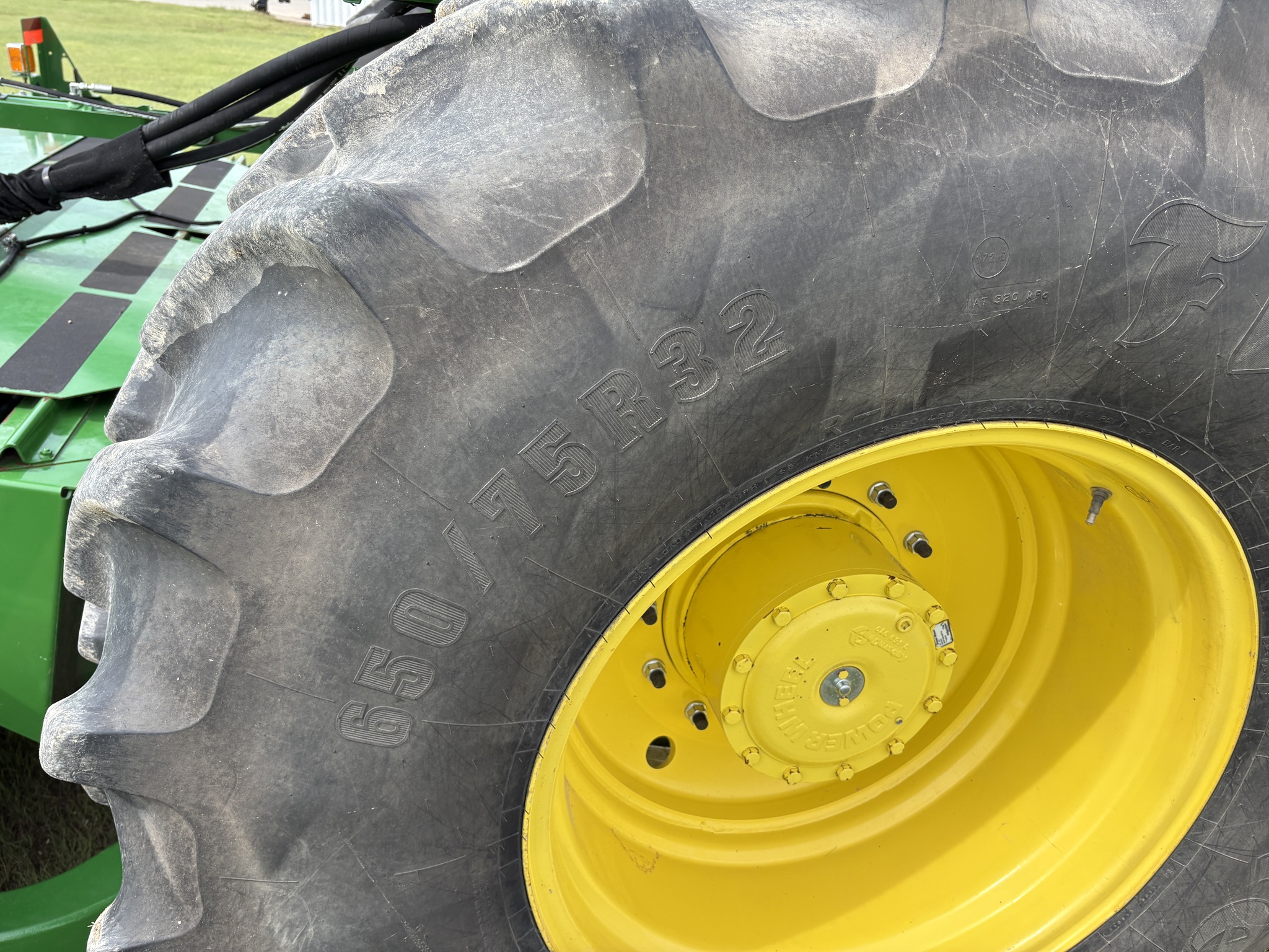 2021 John Deere W235 Image 8