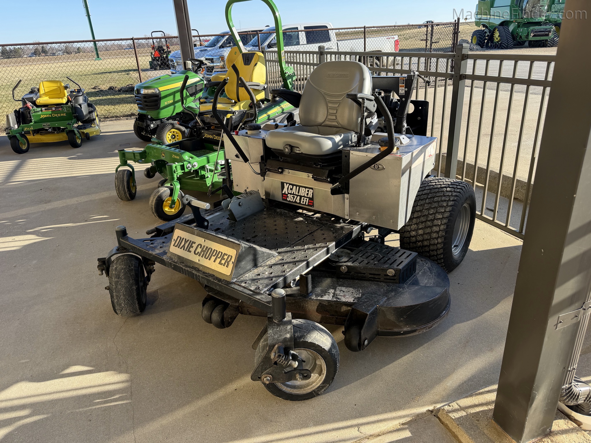 2015 Dixie Chopper XCALIBER 3574EFI | Zero-Turn Mowers | MachineFinder