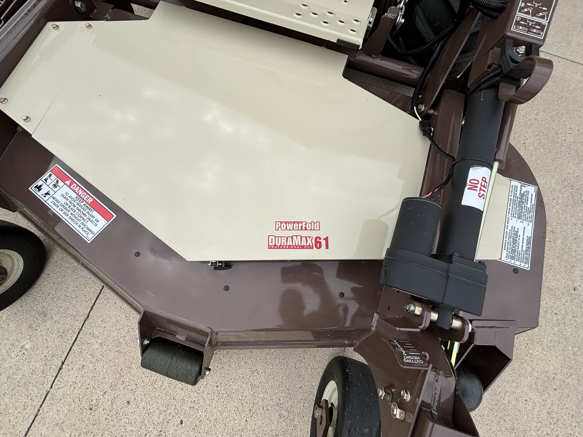 Used 2021 Grasshopper 727EFI Zero Turn Mowers at Koenig Equipment in Greenville, OH - PhotoXL6
