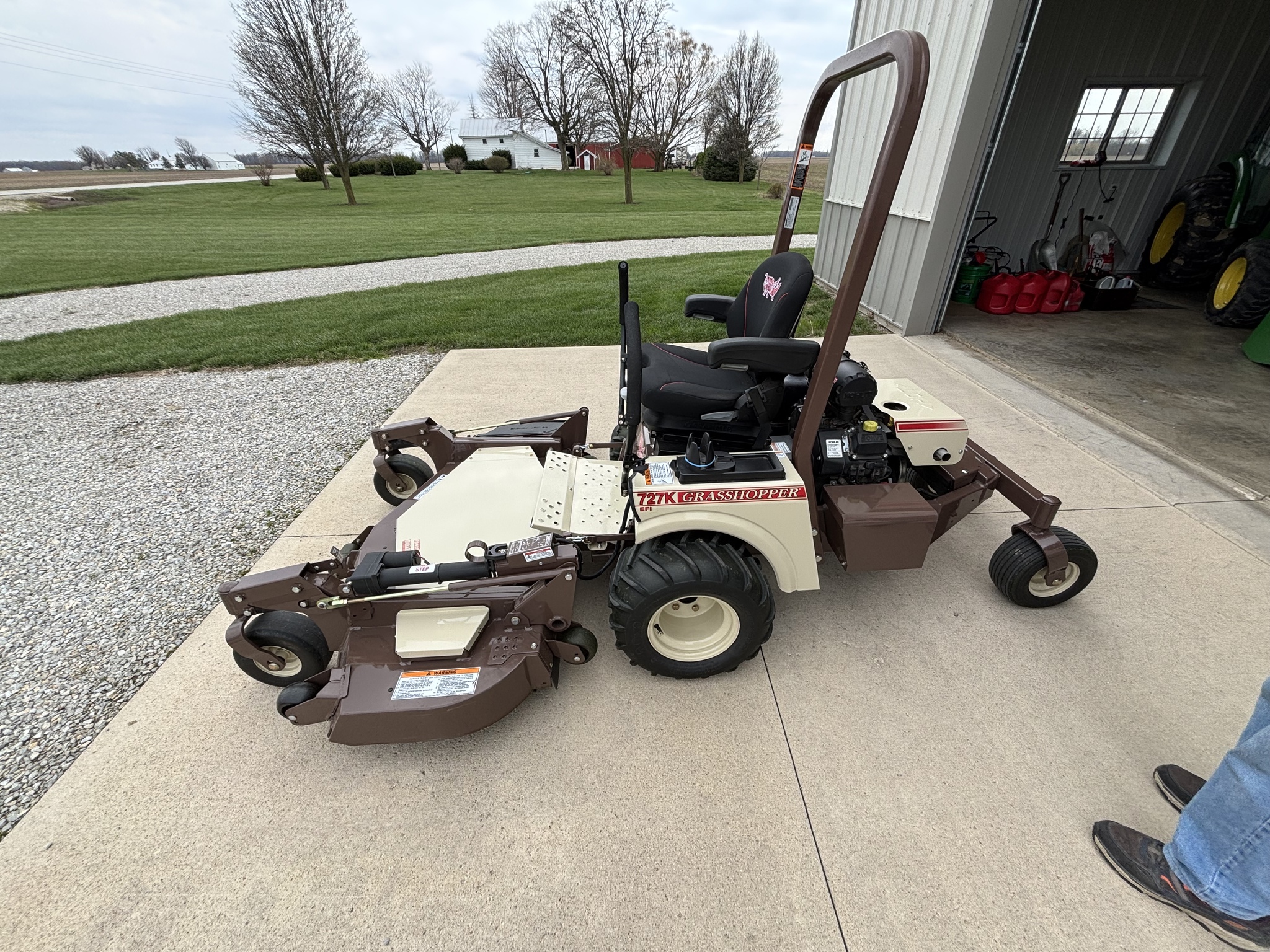 Used 2021 Grasshopper 727EFI Zero Turn Mowers at Koenig Equipment in Greenville, OH - PhotoXL1