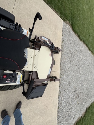 Used 2021 Grasshopper 727EFI Zero Turn Mowers at Koenig Equipment in Greenville, OH - Photo10