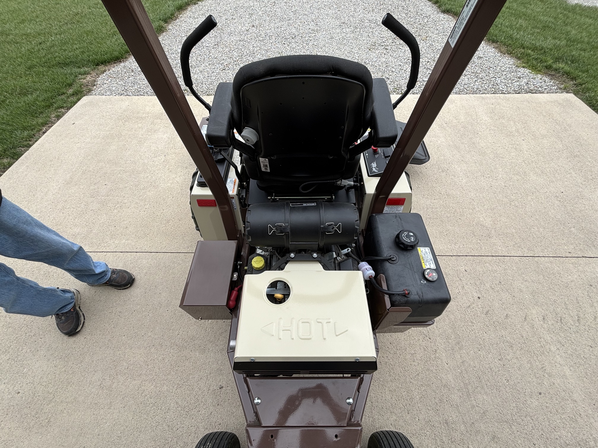 Used 2021 Grasshopper 727EFI Zero Turn Mowers at Koenig Equipment in Greenville, OH - PhotoXL13