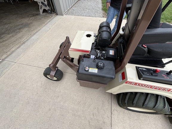 Used 2021 Grasshopper 727EFI Zero Turn Mowers at Koenig Equipment in Greenville, OH - Photo14