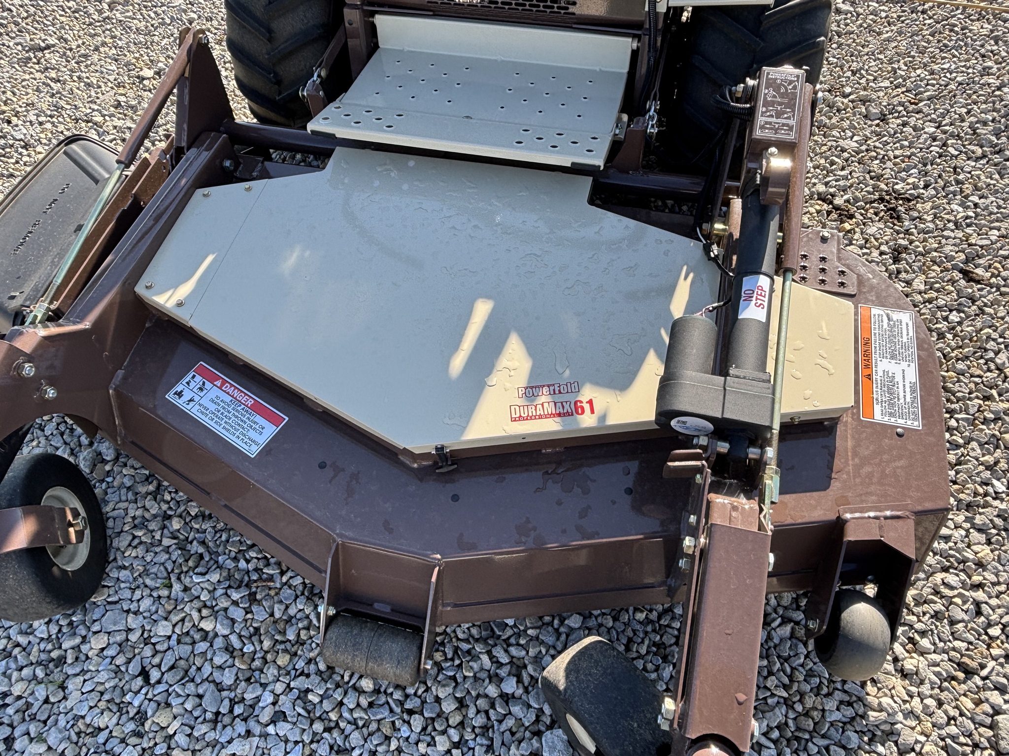 Used 2021 Grasshopper 727EFI Zero Turn Mowers at Koenig Equipment in Greenville, OH - PhotoXL4