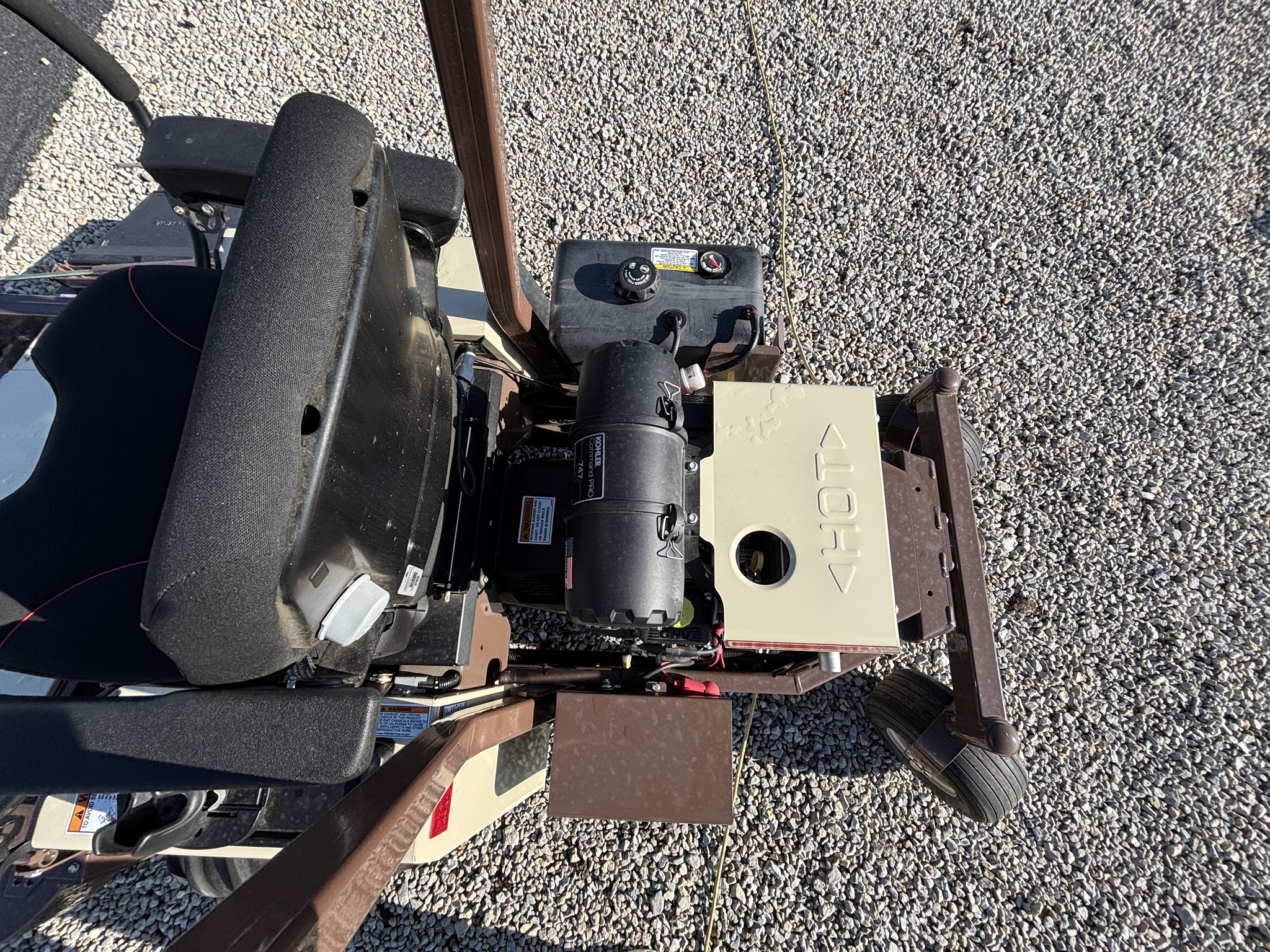 Used 2021 Grasshopper 727EFI Zero Turn Mowers at Koenig Equipment in Greenville, OH - PhotoXL6