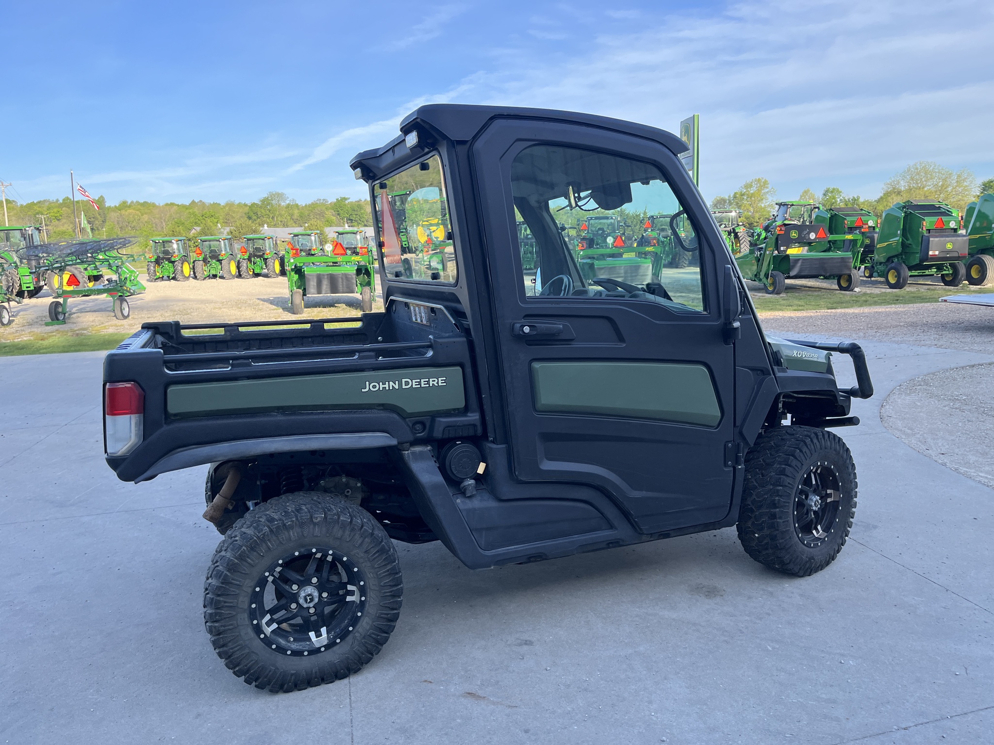  2024 John Deere XUV 835R at Heritage Tractor in Jefferson City, MO