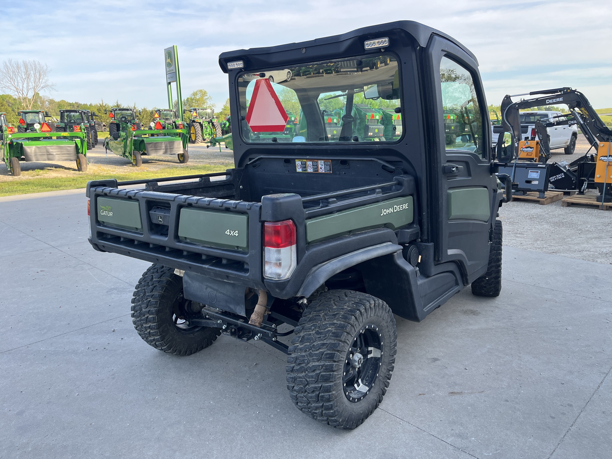  2024 John Deere XUV 835R at Heritage Tractor in Jefferson City, MO
