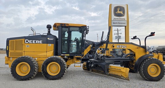 Photo of a 2014 John Deere 672G