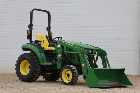  John Deere 2038R