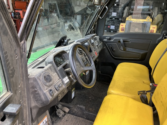 2022 John Deere XUV 835M - Photo11