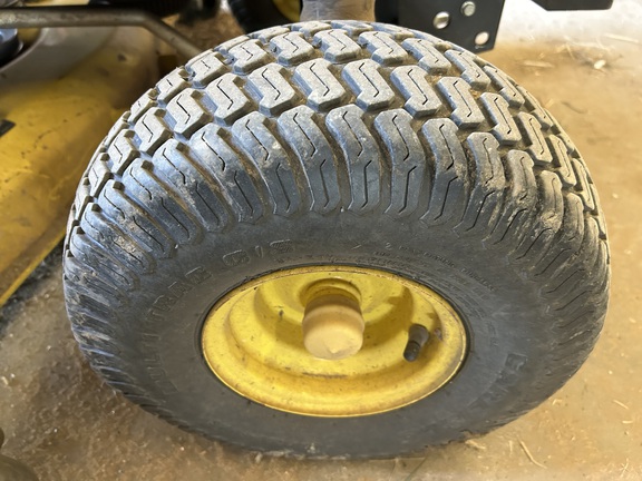 2008 John Deere X324 - Photo13