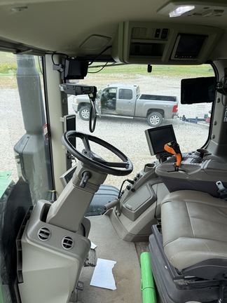 Photo of 2023 John Deere 600R
