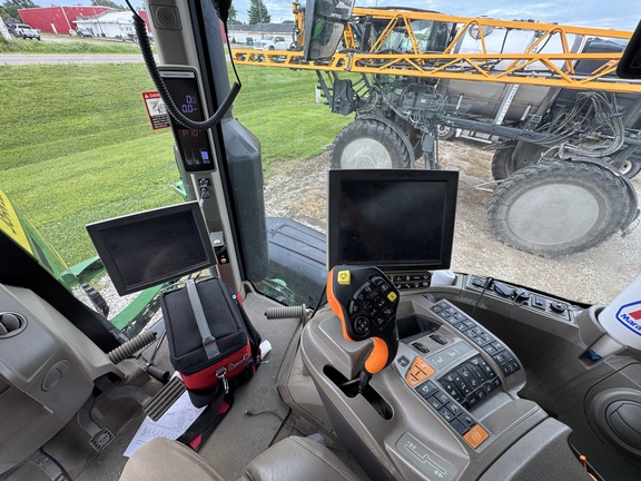 Photo of 2023 John Deere 600R