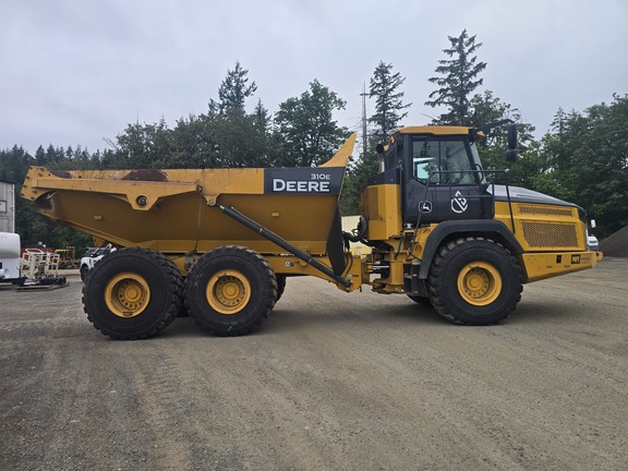 2017 John Deere 310E