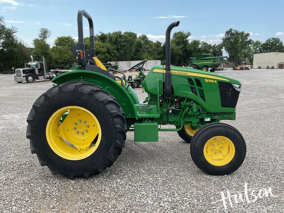 Photo of 2022 John Deere 5055E