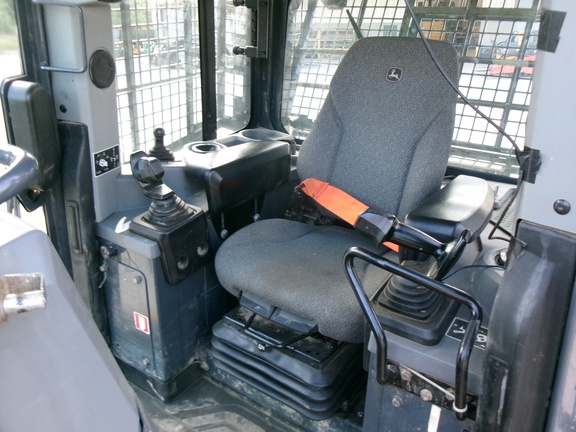 2022 John Deere 700L