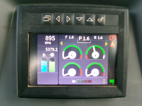 2022 John Deere 700L