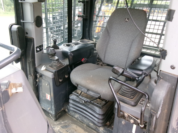 2022 John Deere 700L
