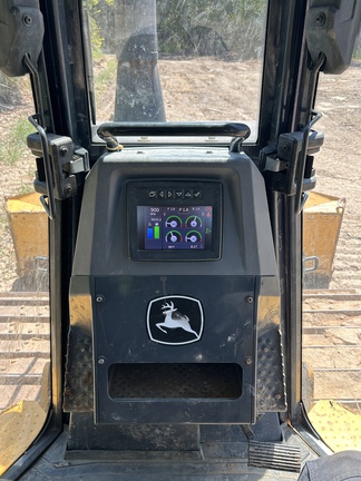 2023 John Deere 700L