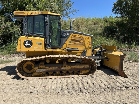 2023 John Deere 700L