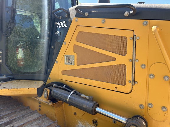 2023 John Deere 700L