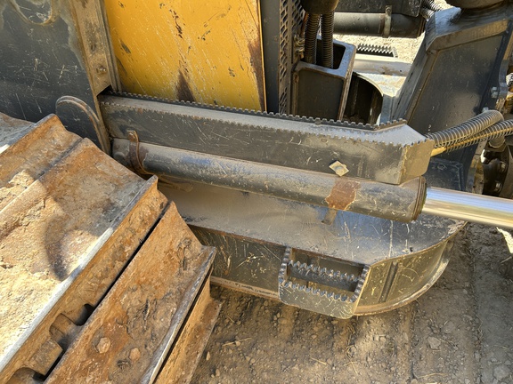 2023 John Deere 700L