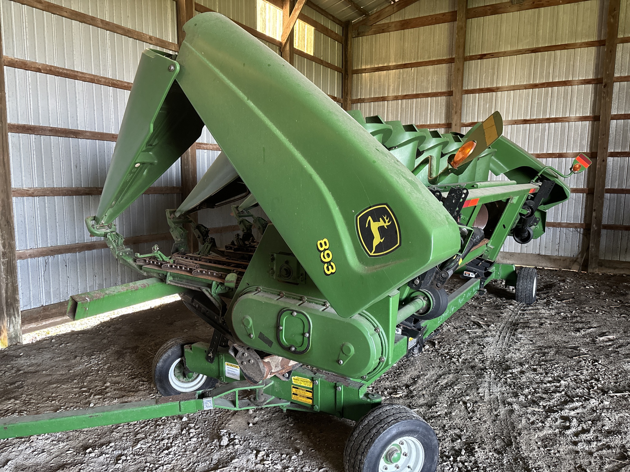 Used 2005 John Deere 893 Corn and Row Crop headers at Koenig Equipment in Franklin, IN - PhotoXL0