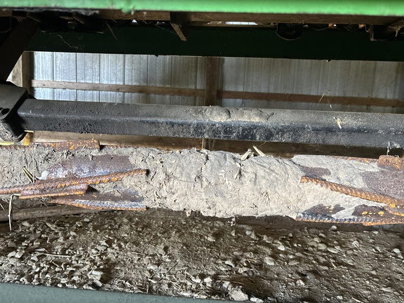 Used 2005 John Deere 893 Corn and Row Crop headers at Koenig Equipment in Franklin, IN - Photo5