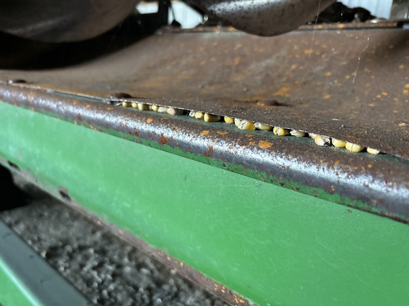 Used 2005 John Deere 893 Corn and Row Crop headers at Koenig Equipment in Franklin, IN - Photo16