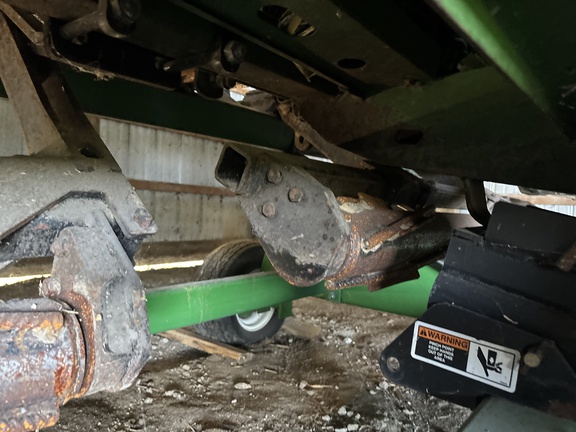 Used 2005 John Deere 893 Corn and Row Crop headers at Koenig Equipment in Franklin, IN - Photo17