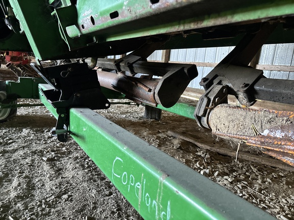 Used 2005 John Deere 893 Corn and Row Crop headers at Koenig Equipment in Franklin, IN - Photo18