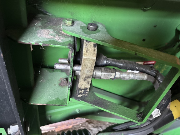 Used 2005 John Deere 893 Corn and Row Crop headers at Koenig Equipment in Franklin, IN - Photo25