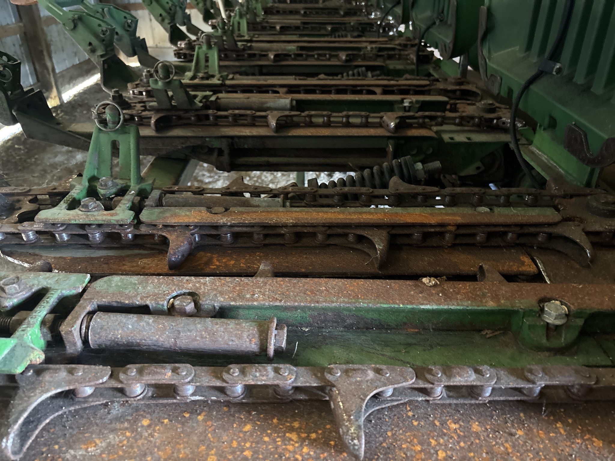 Used 2005 John Deere 893 Corn and Row Crop headers at Koenig Equipment in Franklin, IN - PhotoXL30