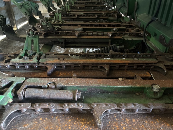 Used 2005 John Deere 893 Corn and Row Crop headers at Koenig Equipment in Franklin, IN - Photo30