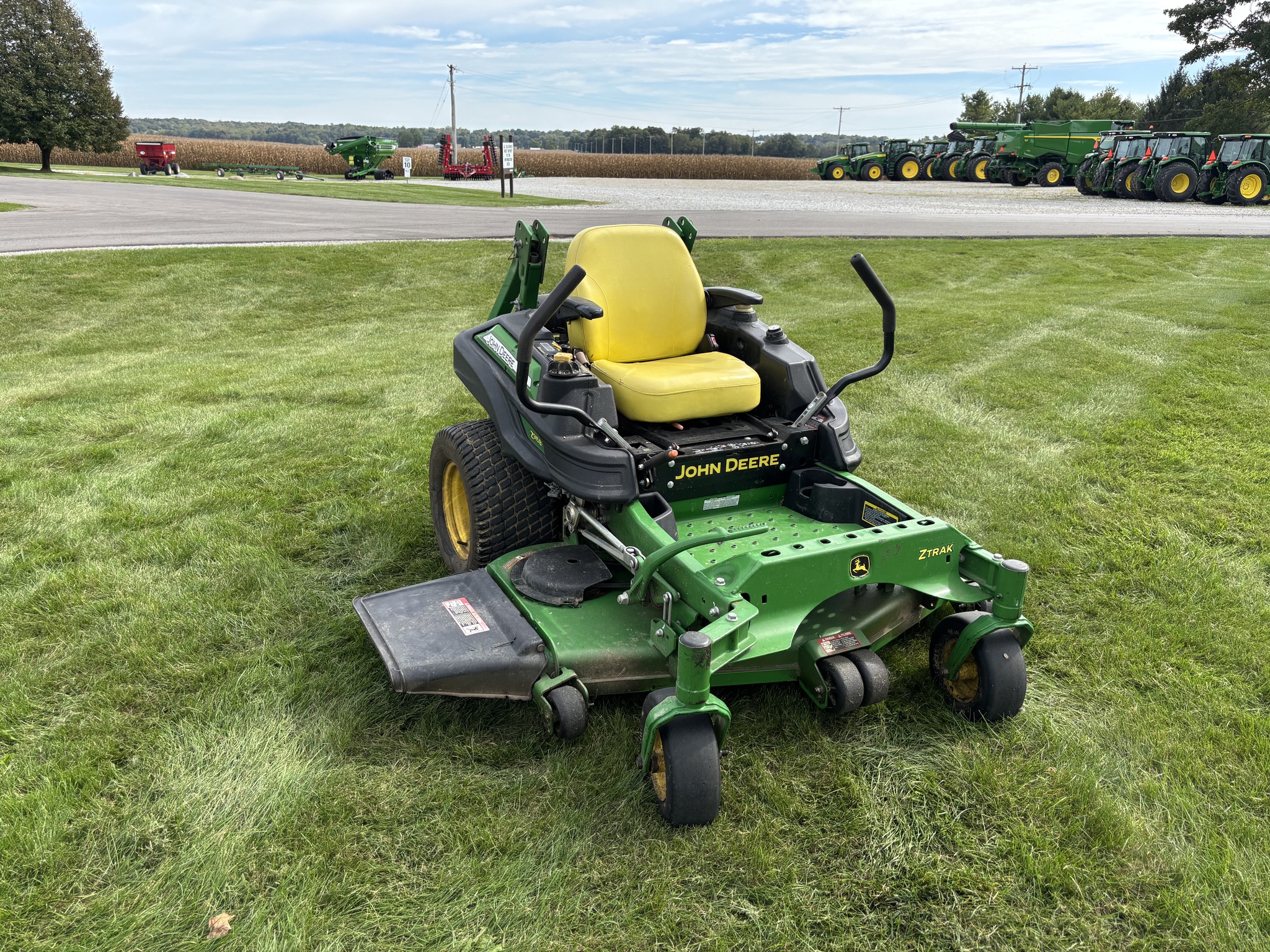 Used 2016 John Deere Z915B Zero Turn Mowers at Koenig Equipment in Urbana, OH - PhotoXL1