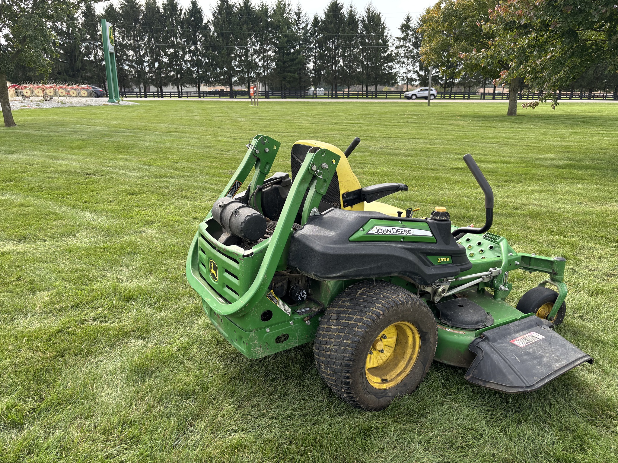 Used 2016 John Deere Z915B Zero Turn Mowers at Koenig Equipment in Urbana, OH - PhotoXL3