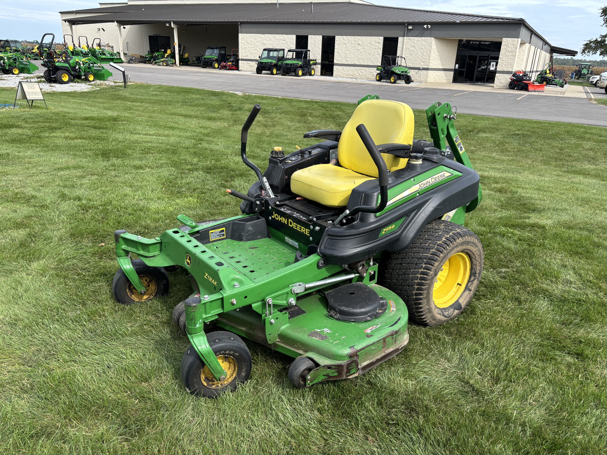 Used 2016 John Deere Z915B Zero Turn Mowers at Koenig Equipment in Urbana, OH - PhotoXL7
