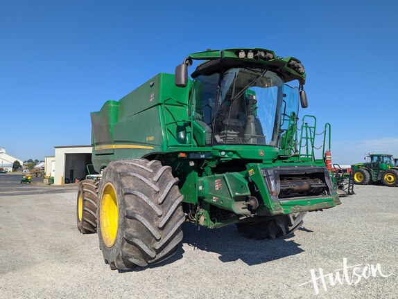Photo of 2022 John Deere S790