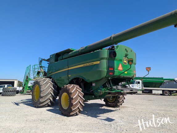 Photo of 2022 John Deere S790