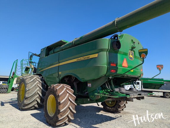 Photo of 2022 John Deere S790