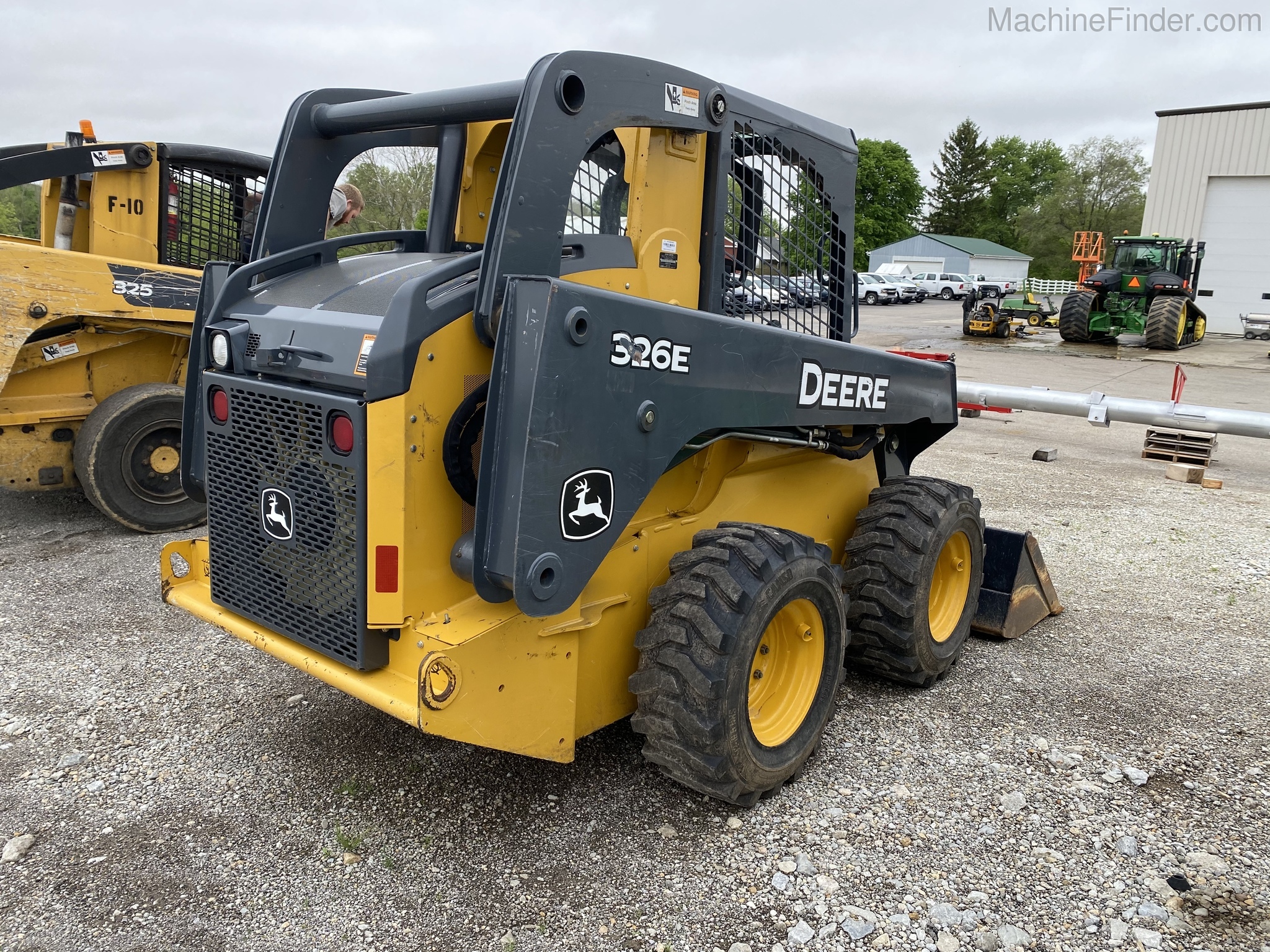 2014 John Deere 326E Image 3