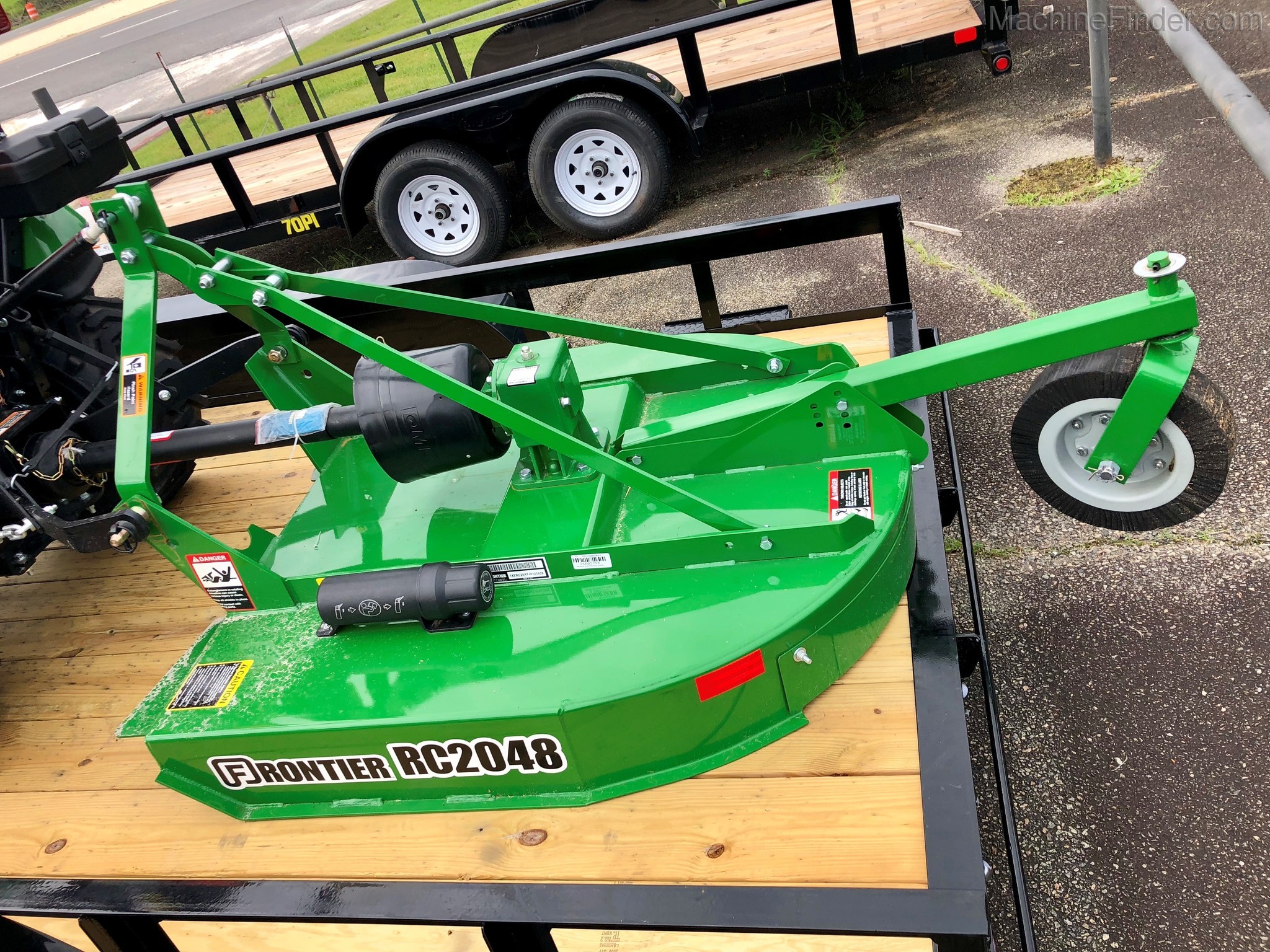 2020 John Deere 1025R Tractor Package Image 7