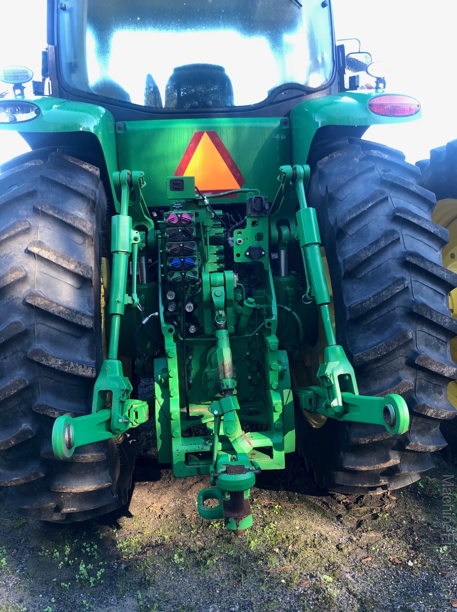 2014 John Deere 8370R Image 4