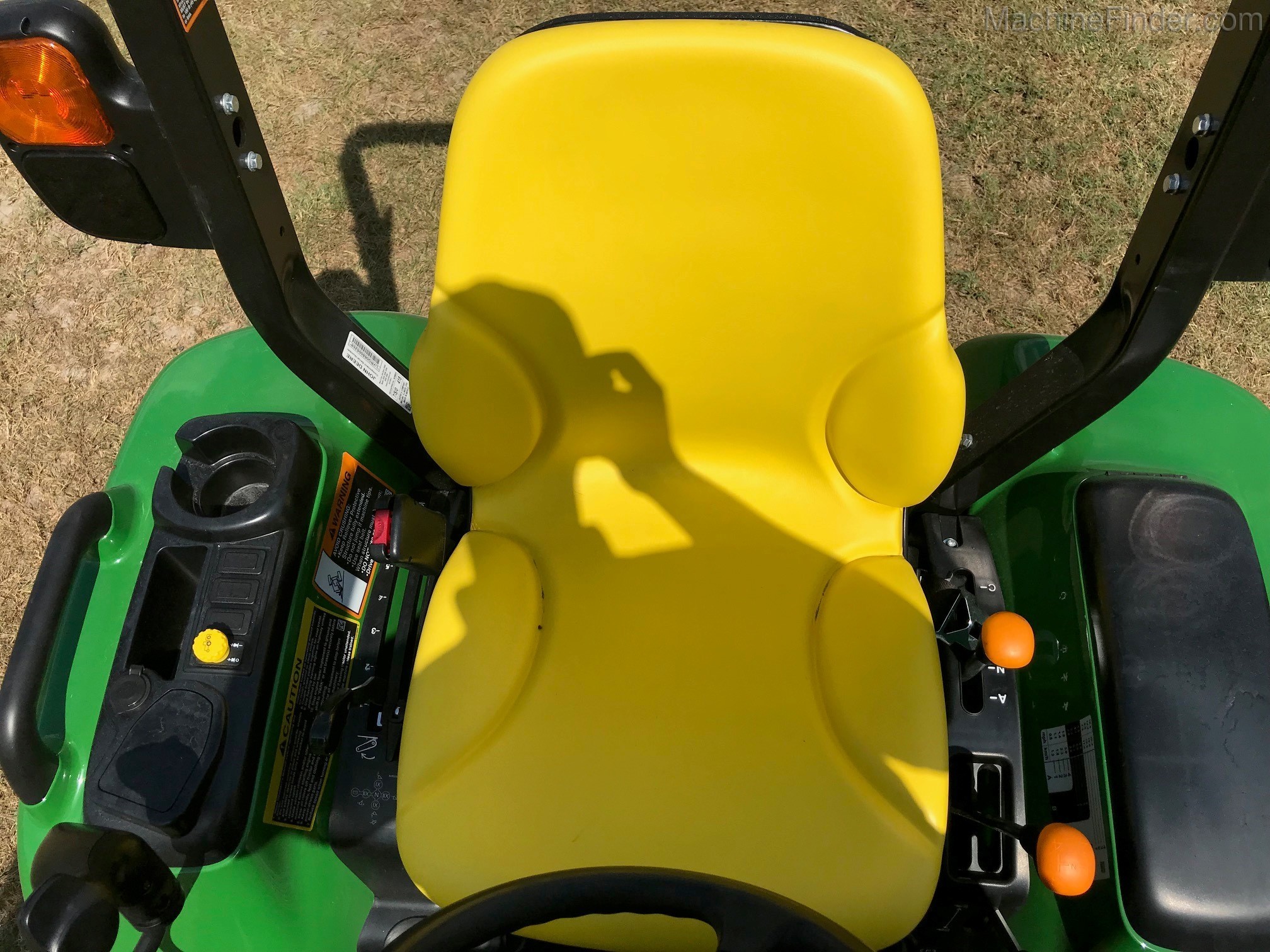 2020 John Deere 3033R Image 7